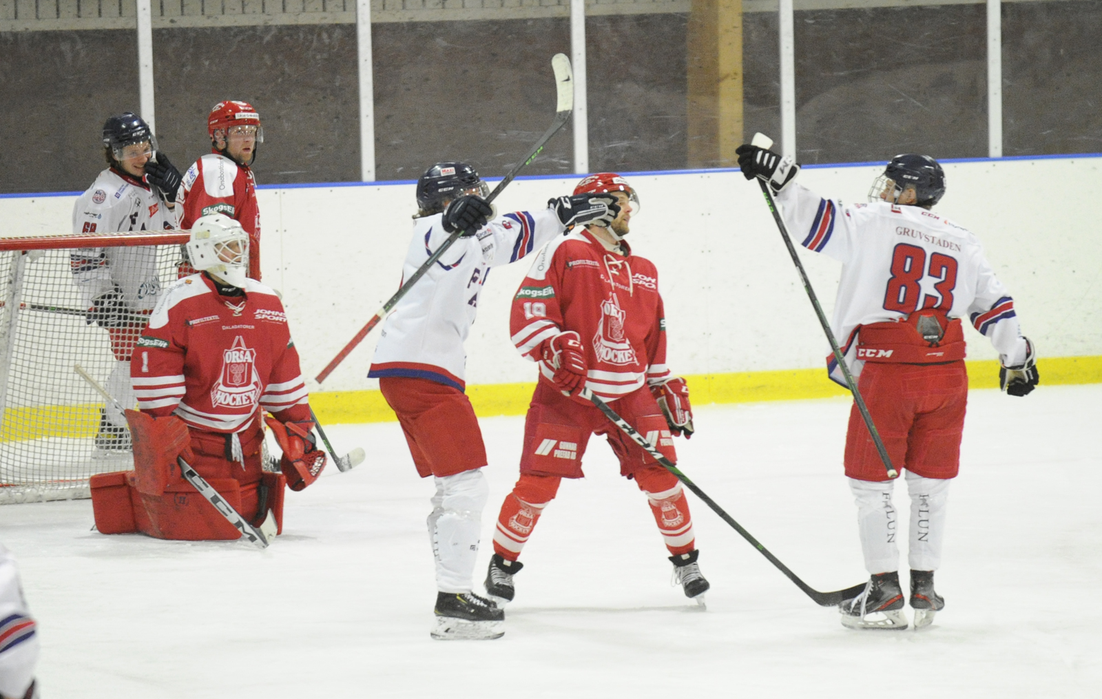 Osetin va arman porno videolarini tomosha qiling Toplar ustida poshnalar porno video