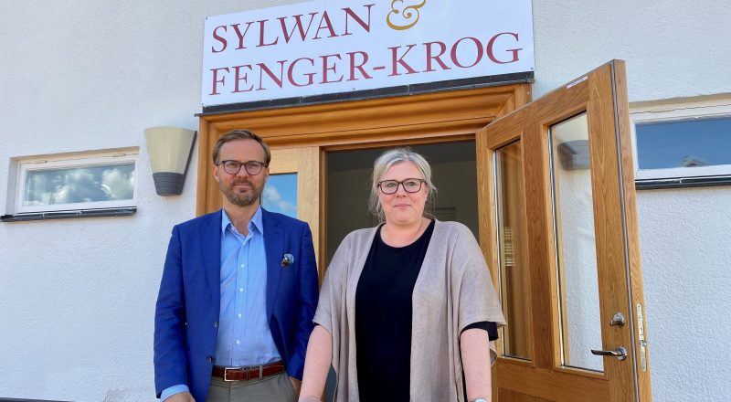 Yalangoch ayollar foto albomi Birovning xotinini mushukiga quygan porno video