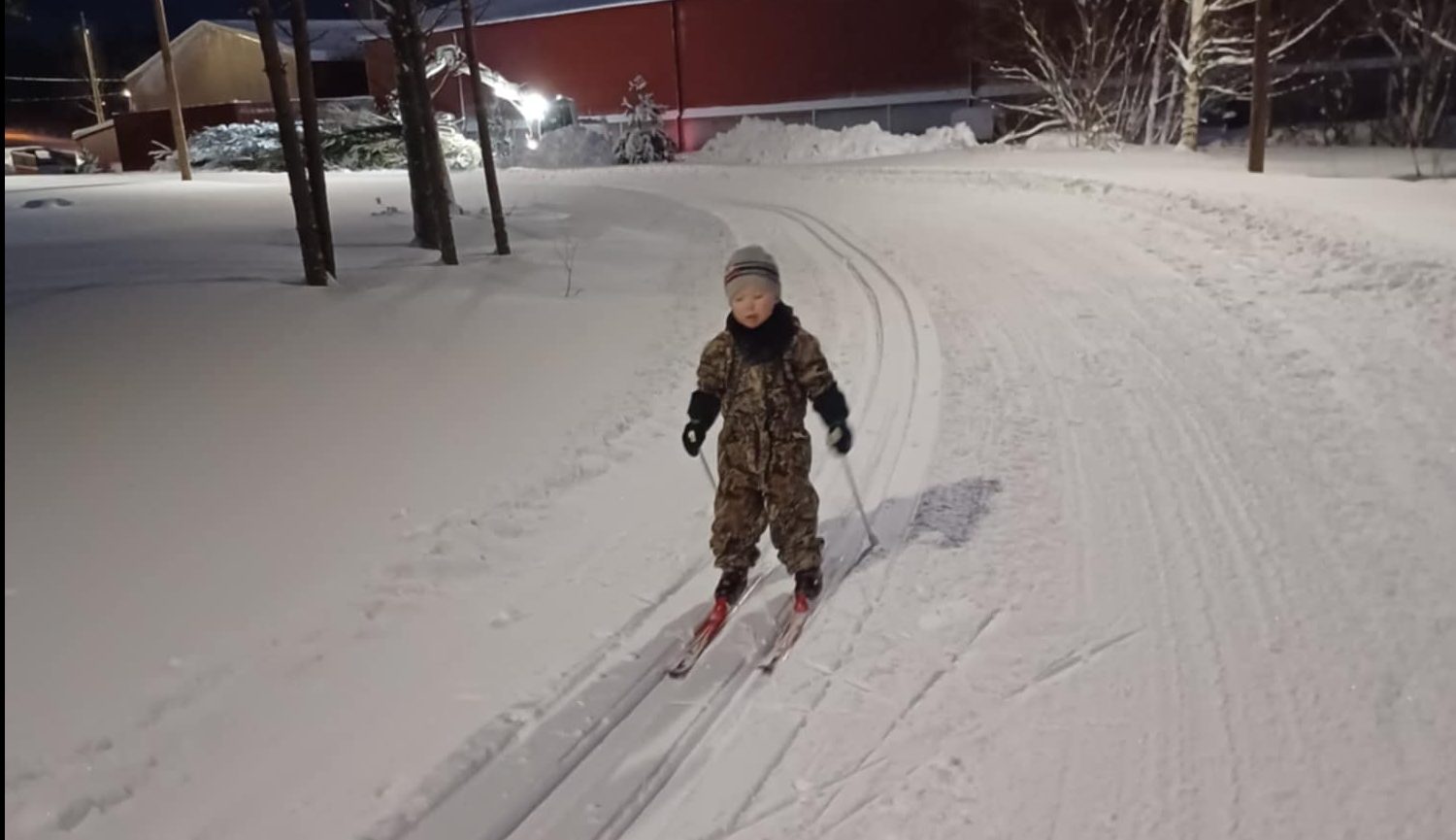 Nu Kan Man ka Skidor I Viborg Och Bergets Elljussp r Siljan News nu-kan-man-ka-skidor-i-viborg-och-bergets-elljussp-r-siljan-news
