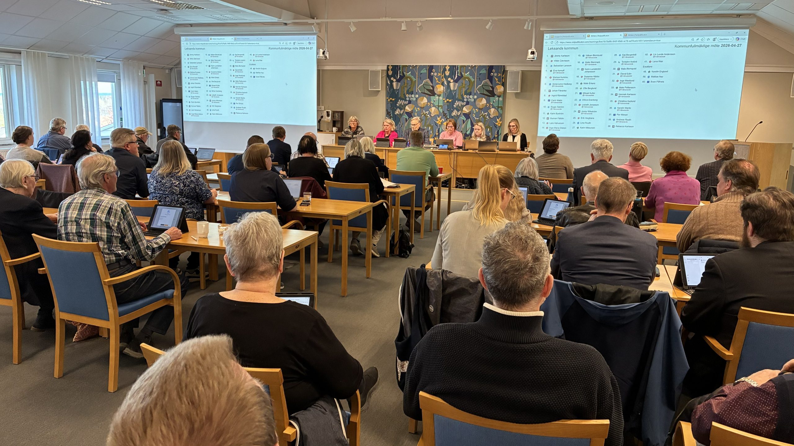 Arkivbild på ledamöterna vid Leksands kommuns kommunfullmäktige 2026-04-27.