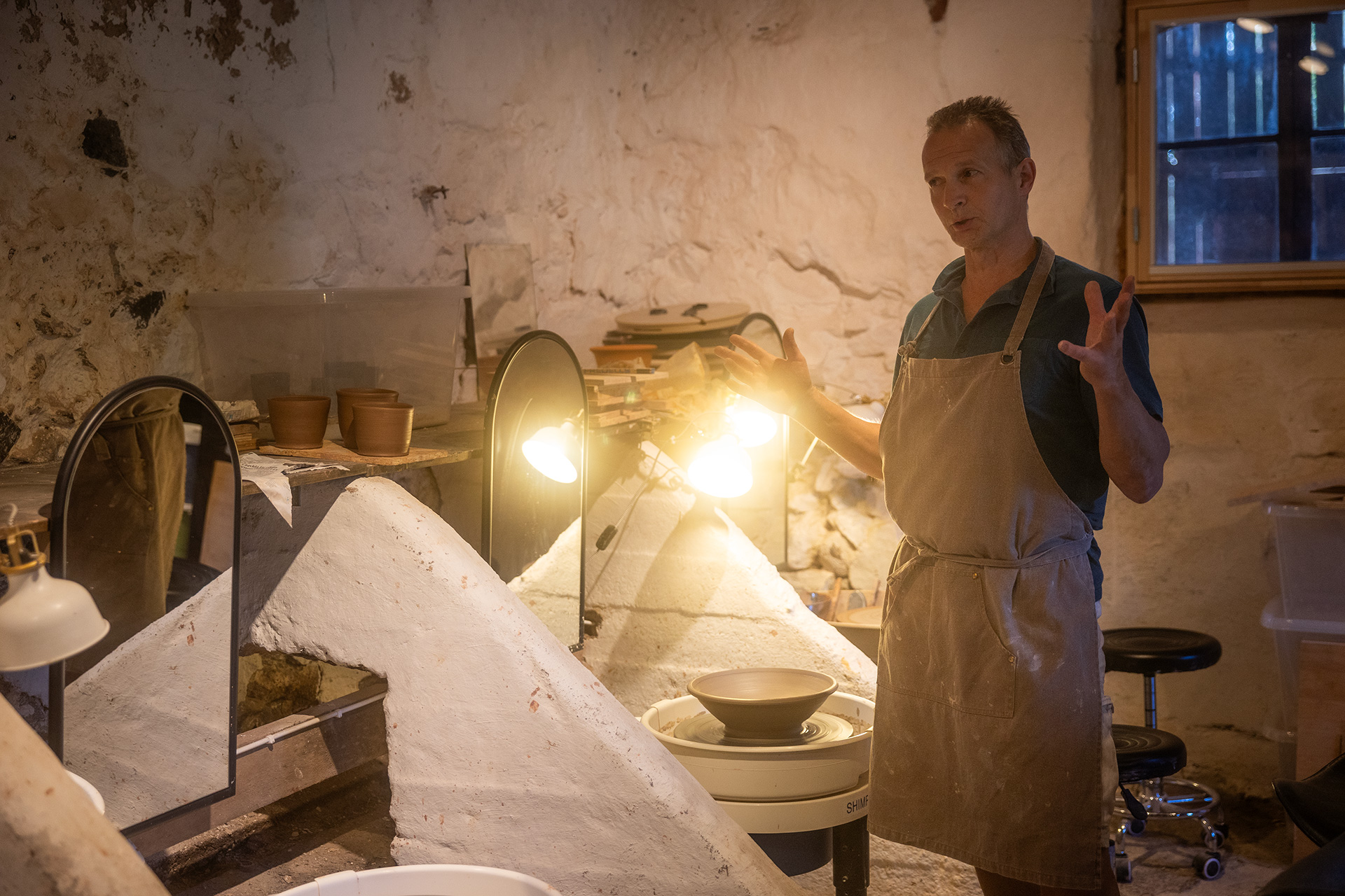 Mark Toth visar drejstudion