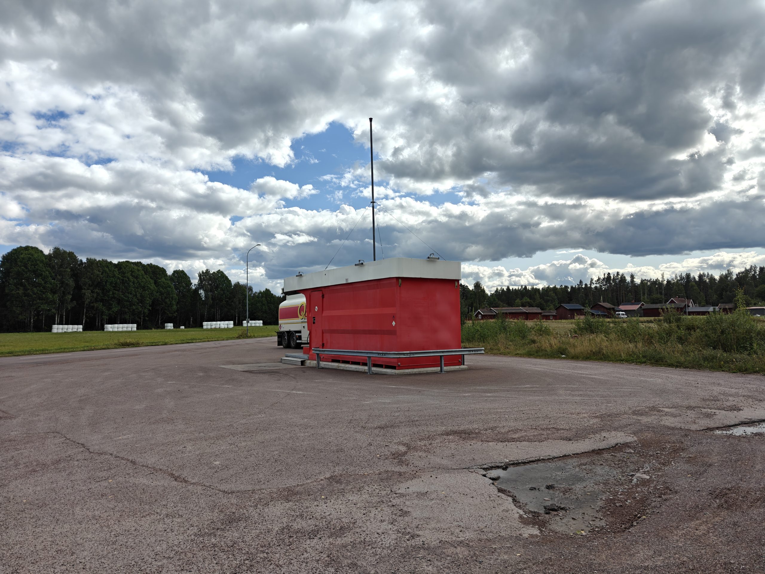 Våmhusmacken, Våmhus Matbod
